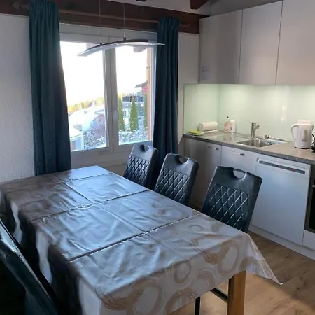 Aparthaus Surselva, Direkt An Der Skipiste Apartment