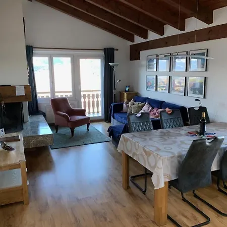 Aparthaus Surselva, Direkt An Der Skipiste Apartment *