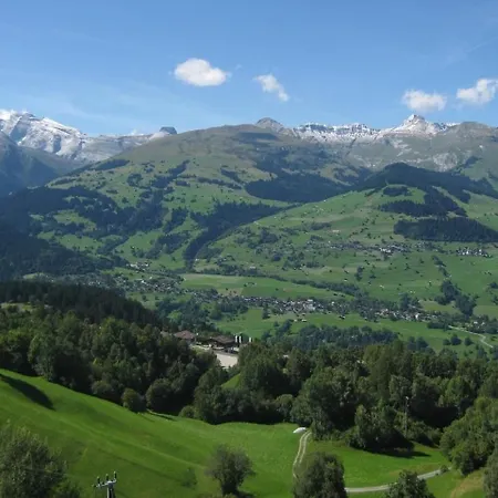 Aparthaus Surselva, Direkt An Der Skipiste アパート Surcuolm