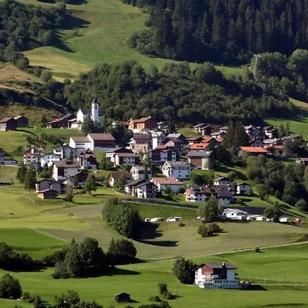 Aparthaus Surselva, Direkt An Der Skipiste * Surcuolm