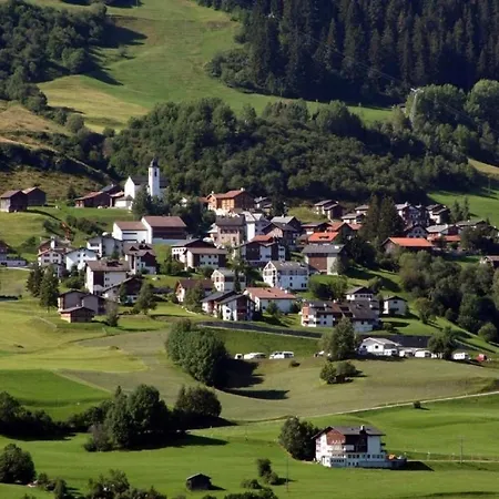 Aparthaus Surselva, Direkt An Der Skipiste * Surcuolm
